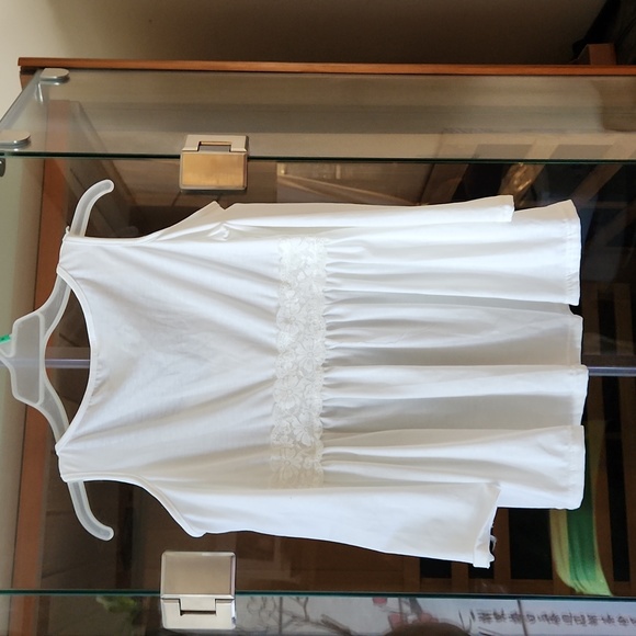 Open Shoulder white lace front tie blouse - Picture 4 of 4